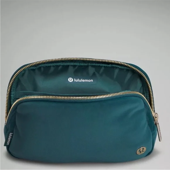 NWT Lululemon Velour Everywhere Belt Bag - Picture 6 of 10